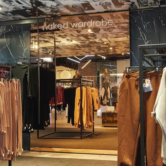 UNLISTED INVENTORY LIVE SHOW - Picture 15 of 17